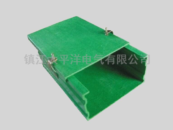 玻璃(li)鋼槽式橋(qiao)架(C 型邊)