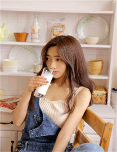 强行扒开小受双腿进入男男-时空之门